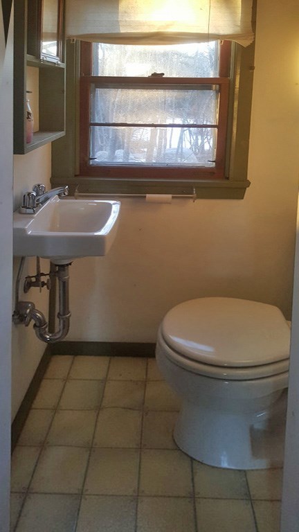 125 Post Road Westerly, RI 02891 - Photo 17 of 23 Bathroom