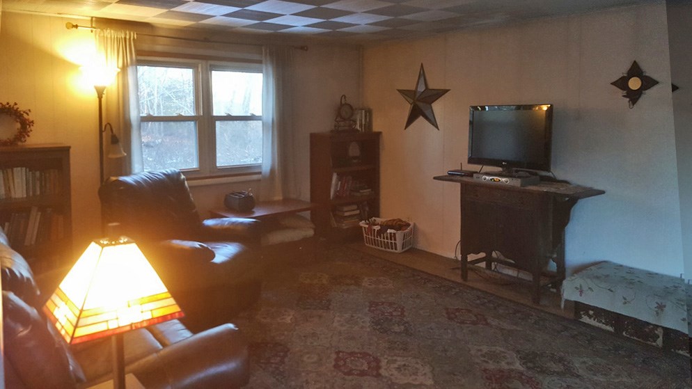 125 Post Road Westerly, RI 02891 - Photo 4 of 23 Living Room