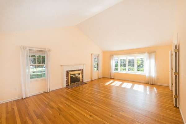5 Rutledge Terrace Waltham, MA 02452 - Photo 5 of 30 Gallery Image 5