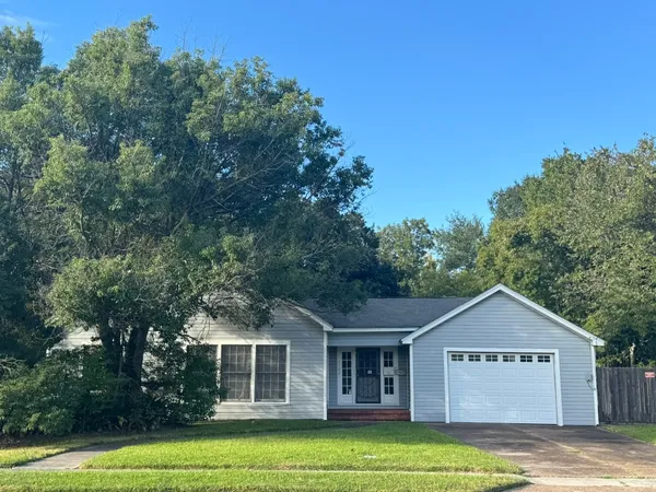 $99,500 | 1108 West Park Avenue, Orange, TX 77630