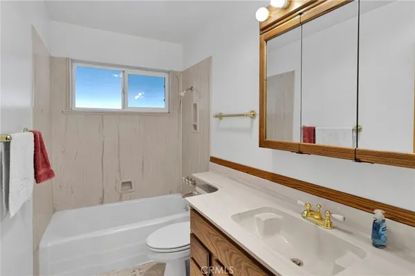 $365,000 | 14775 Gayhead Road, Apple Valley, CA 92307