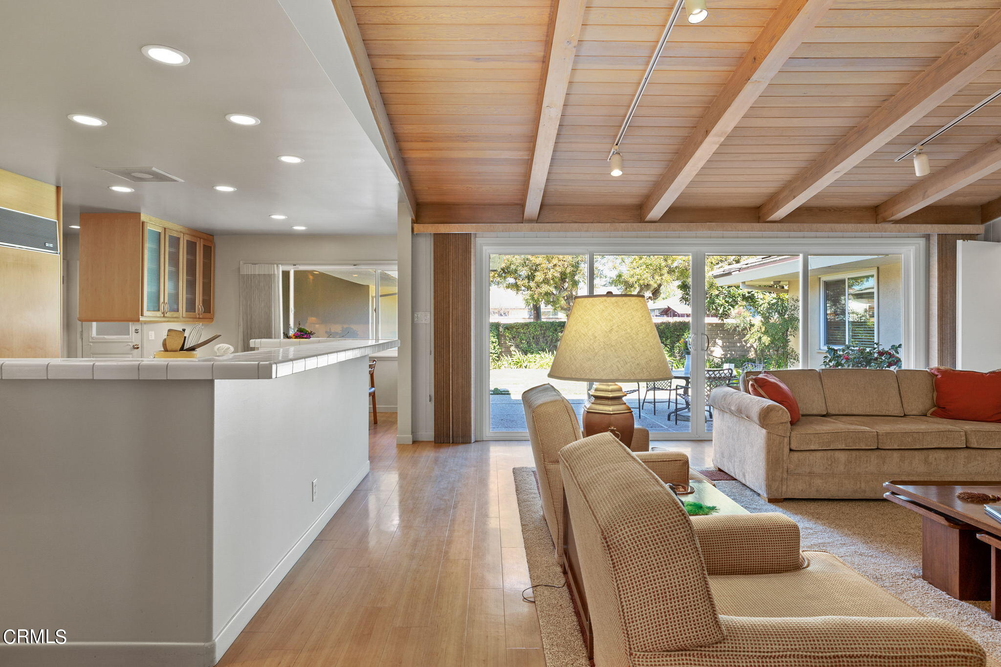 425 Devonshire Drive Oxnard, CA 93030 - Photo 13 of 57 13-web-or-mls-UpmarketMedia_425Dev-27