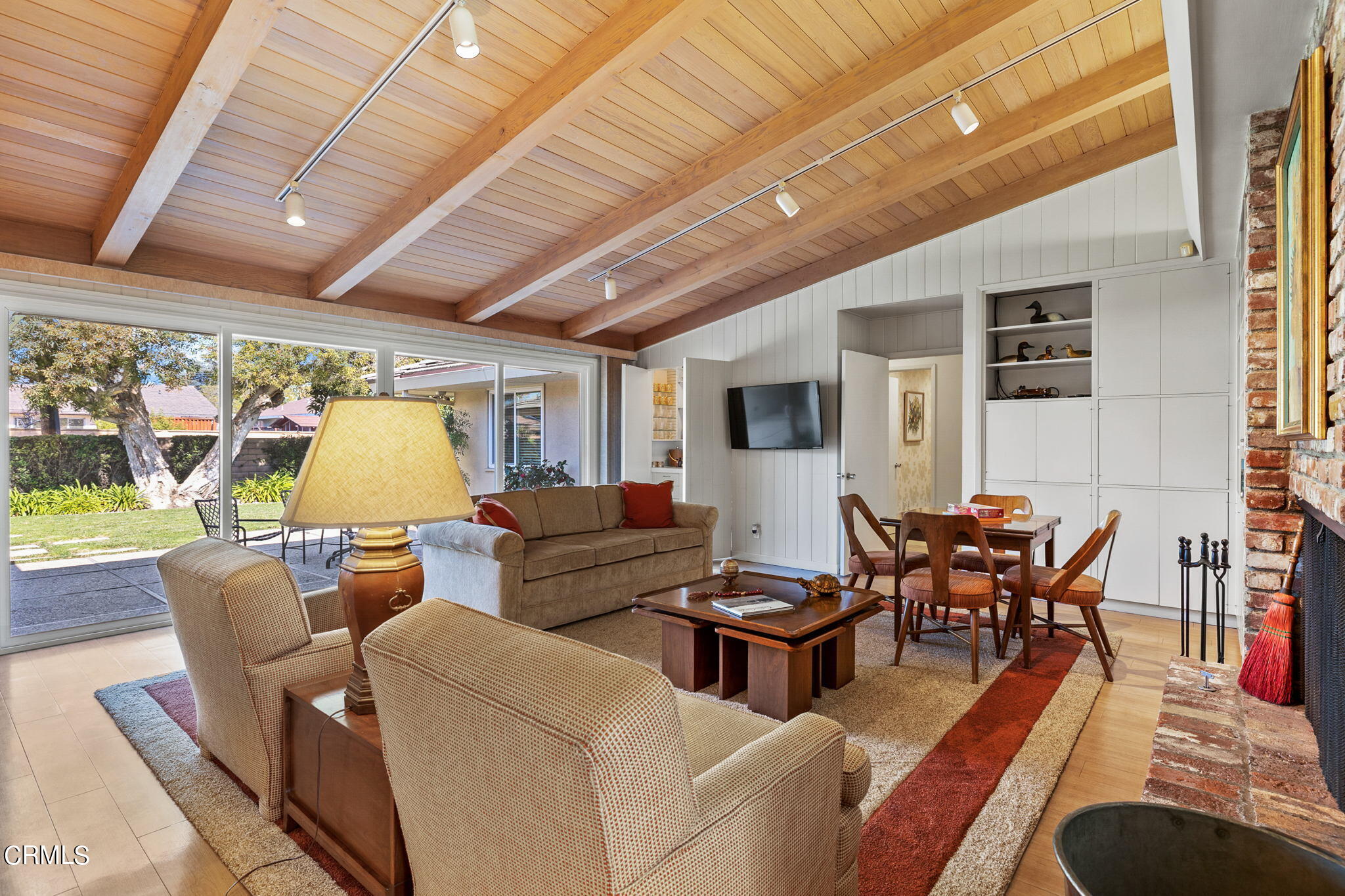 425 Devonshire Drive Oxnard, CA 93030 - Photo 14 of 57 14-web-or-mls-UpmarketMedia_425Dev-28