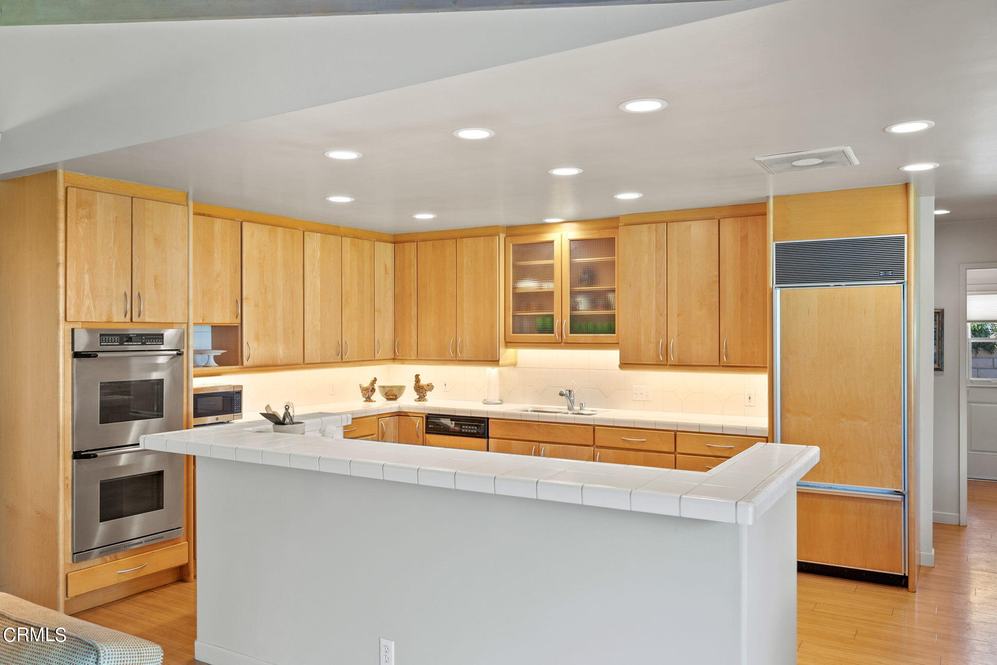 425 Devonshire Drive Oxnard, CA 93030 - Photo 20 of 57 20-web-or-mls-UpmarketMedia_425Dev-33