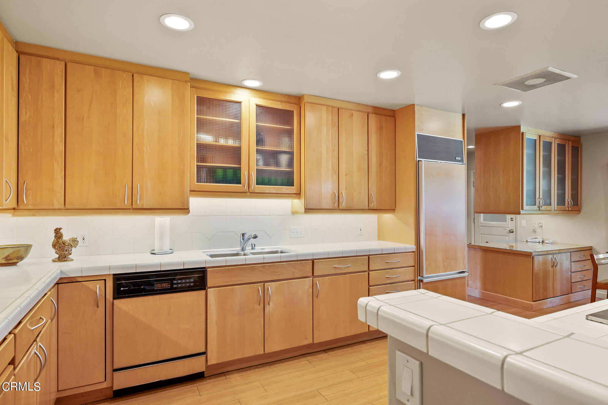 425 Devonshire Drive Oxnard, CA 93030 - Photo 21 of 57 21-web-or-mls-UpmarketMedia_425Dev-35