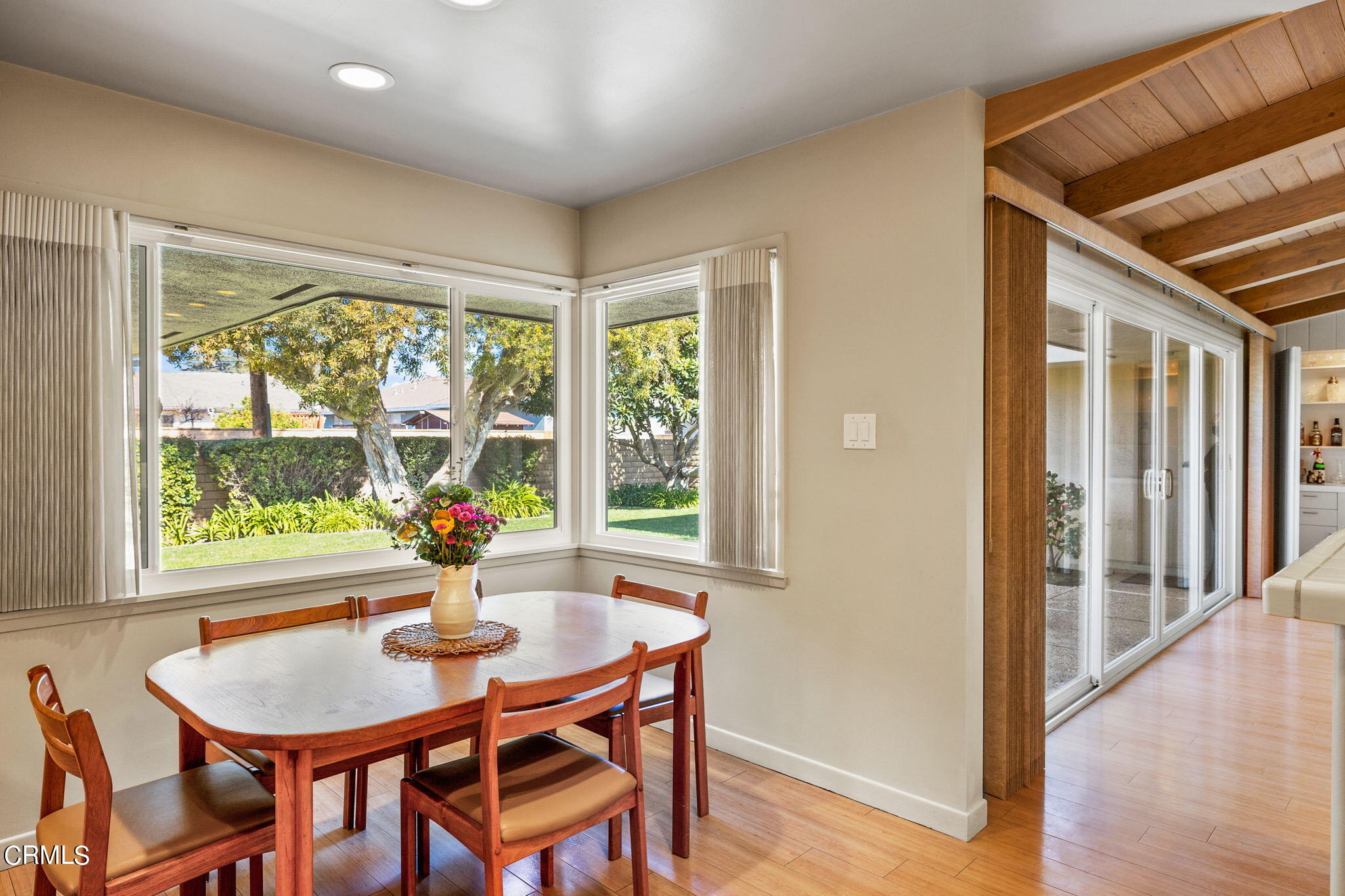 425 Devonshire Drive Oxnard, CA 93030 - Photo 26 of 57 26-web-or-mls-UpmarketMedia_425Dev-38