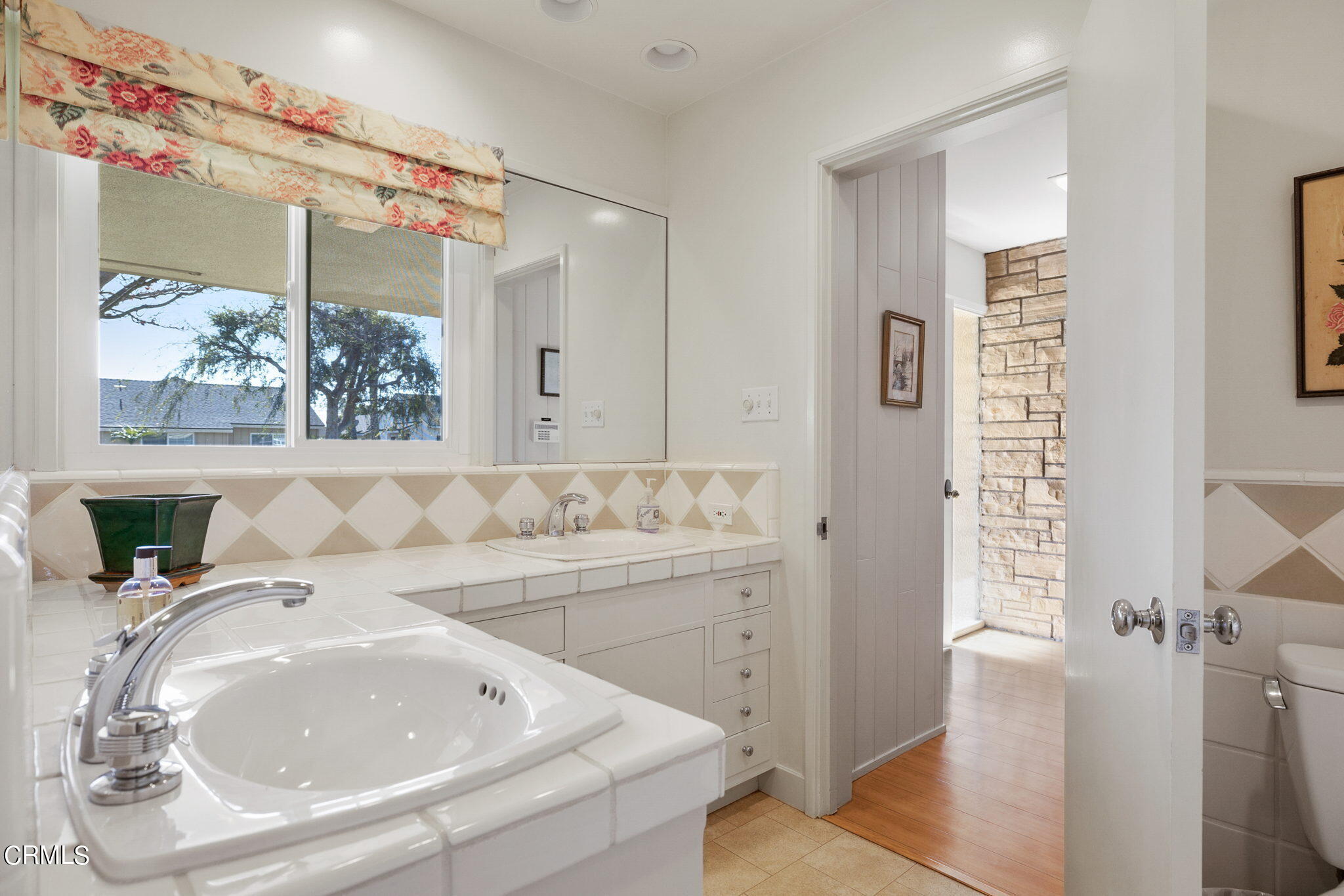 425 Devonshire Drive Oxnard, CA 93030 - Photo 36 of 57 35-web-or-mls-UpmarketMedia_425Dev-22