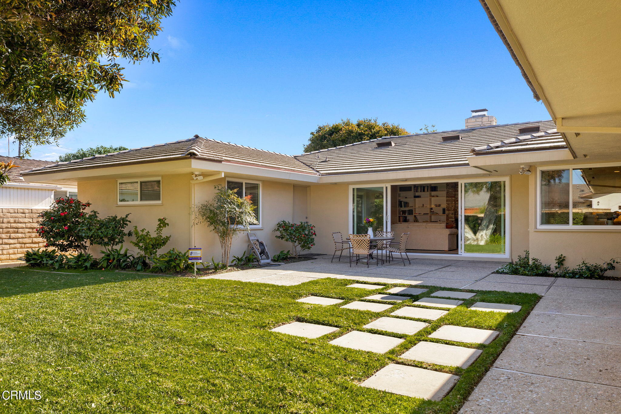 425 Devonshire Drive Oxnard, CA 93030 - Photo 46 of 57 45-web-or-mls-UpmarketMedia_425Devo-4