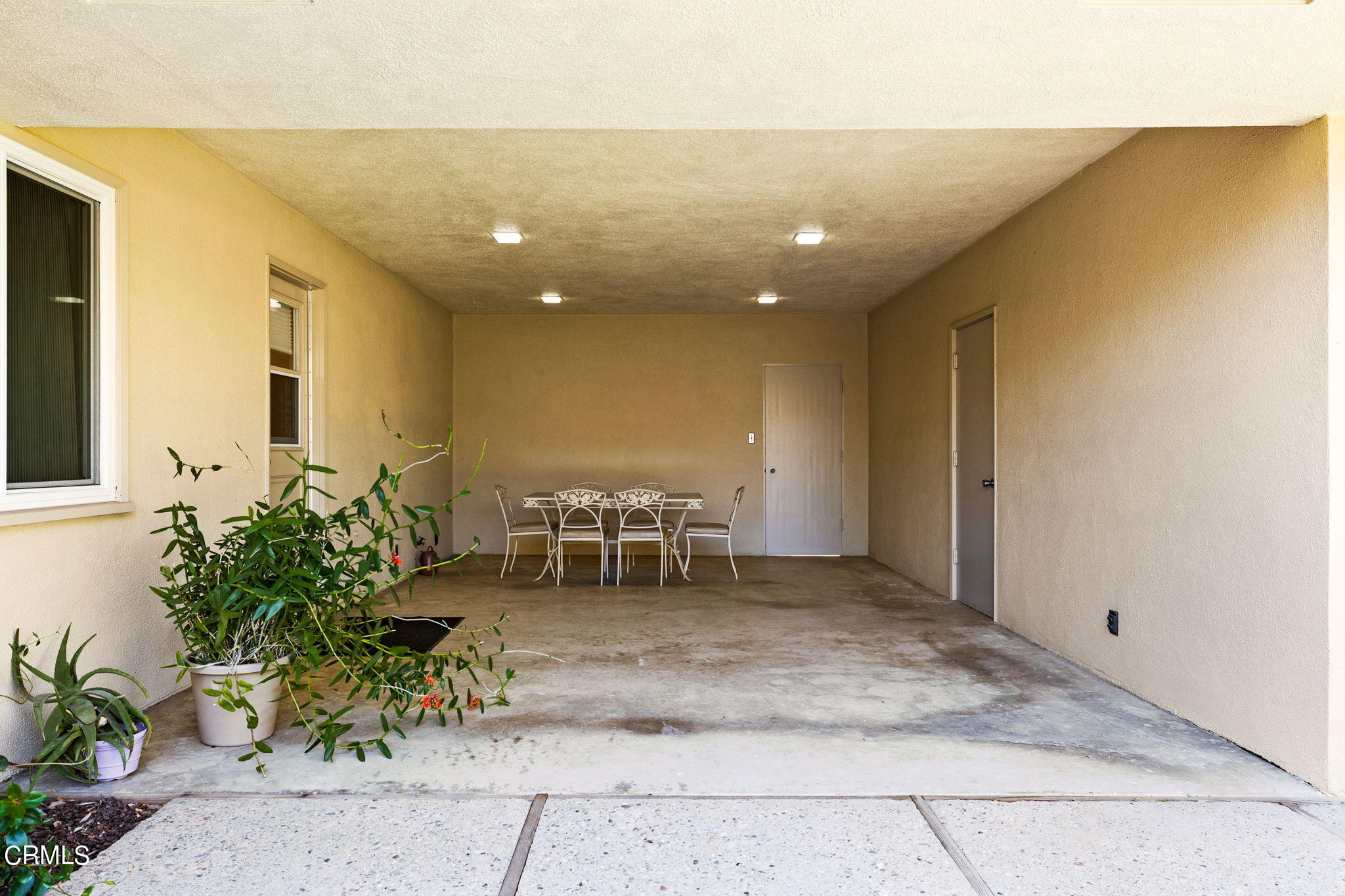 425 Devonshire Drive Oxnard, CA 93030 - Photo 47 of 57 46-web-or-mls-UpmarketMedia_425Dev-45