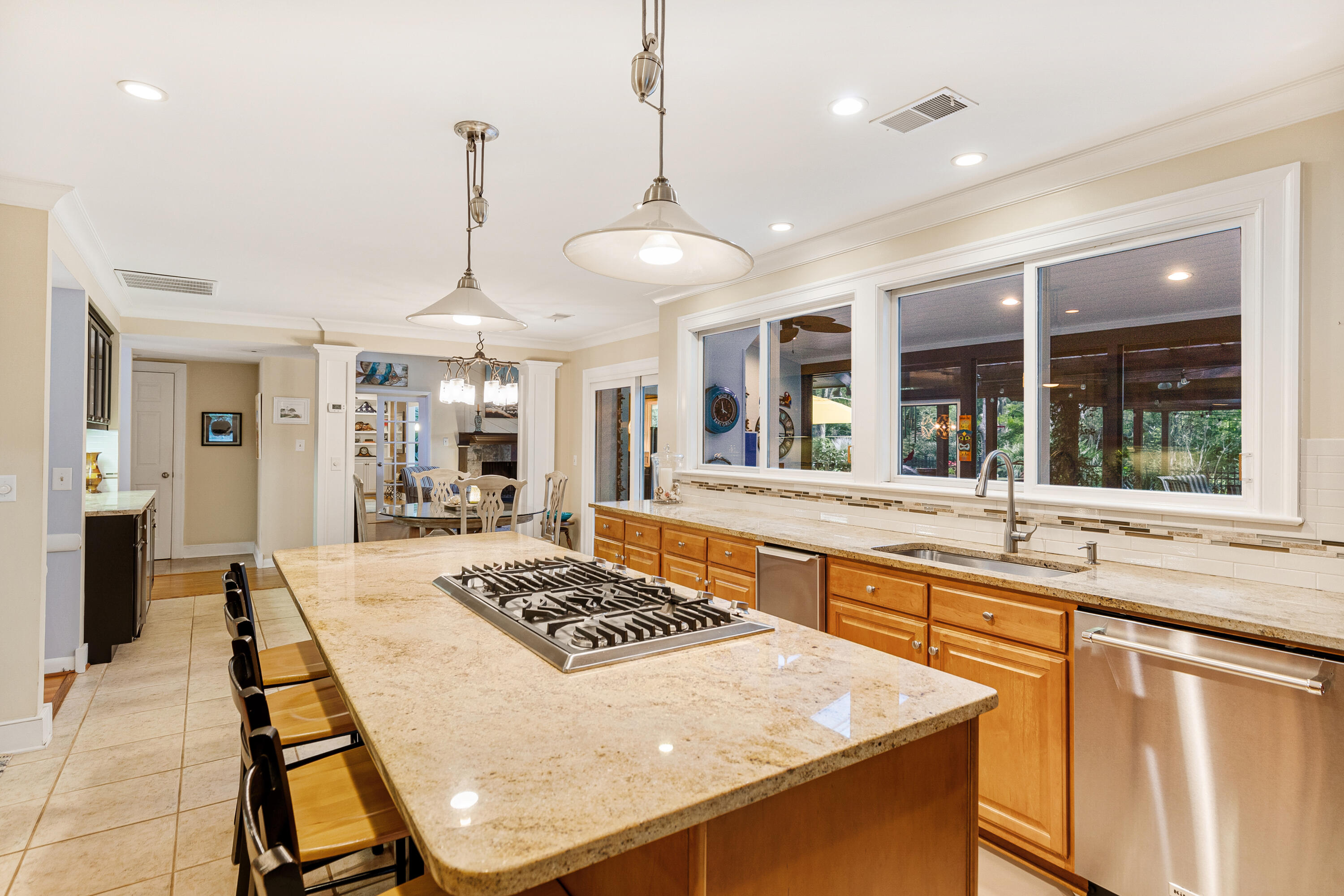 977 Casseque Province Mount Pleasant, SC 29464 - Photo 18 of 61 977CassequeProvince-KeenEyeMarketing-017