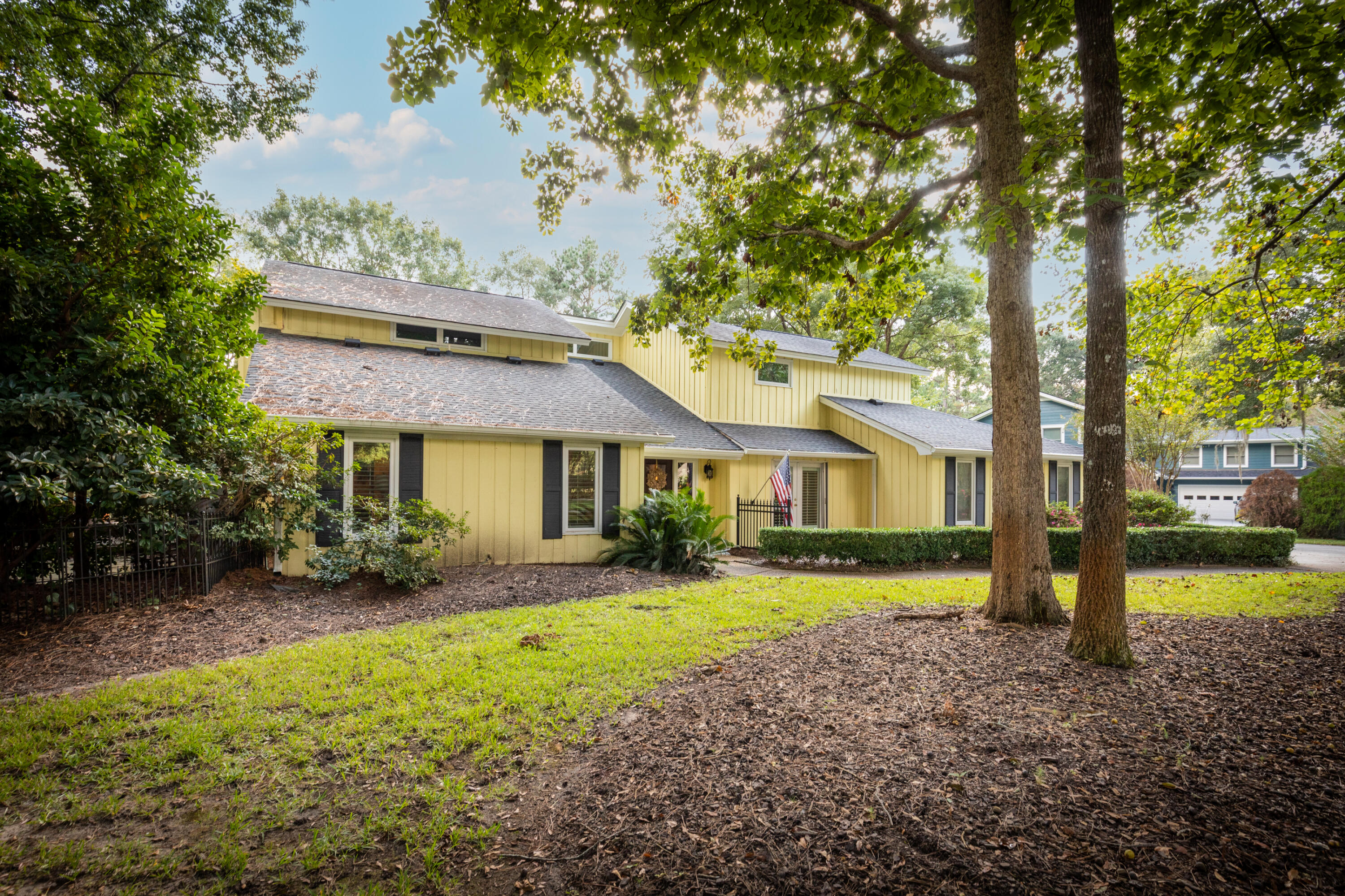 977 Casseque Province Mount Pleasant, SC 29464 - Photo 3 of 61 977CassequeProvince-KeenEyeMarketing-002