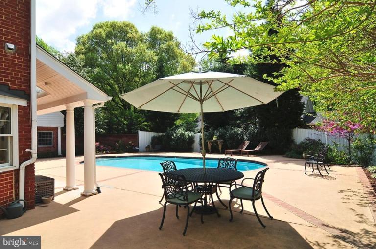 980 Spencer Road McLean, VA 22102 - Photo 13 of 19 Patio