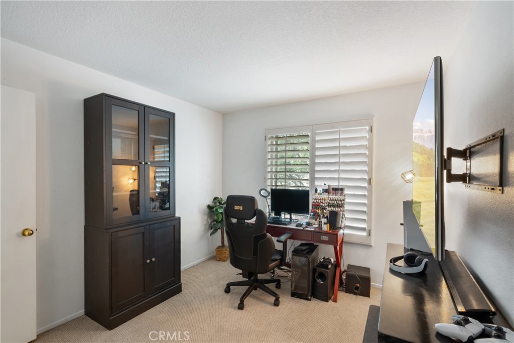 686 Azure Lane, Unit 2 Corona, CA 92879 - Photo 19 of 31
