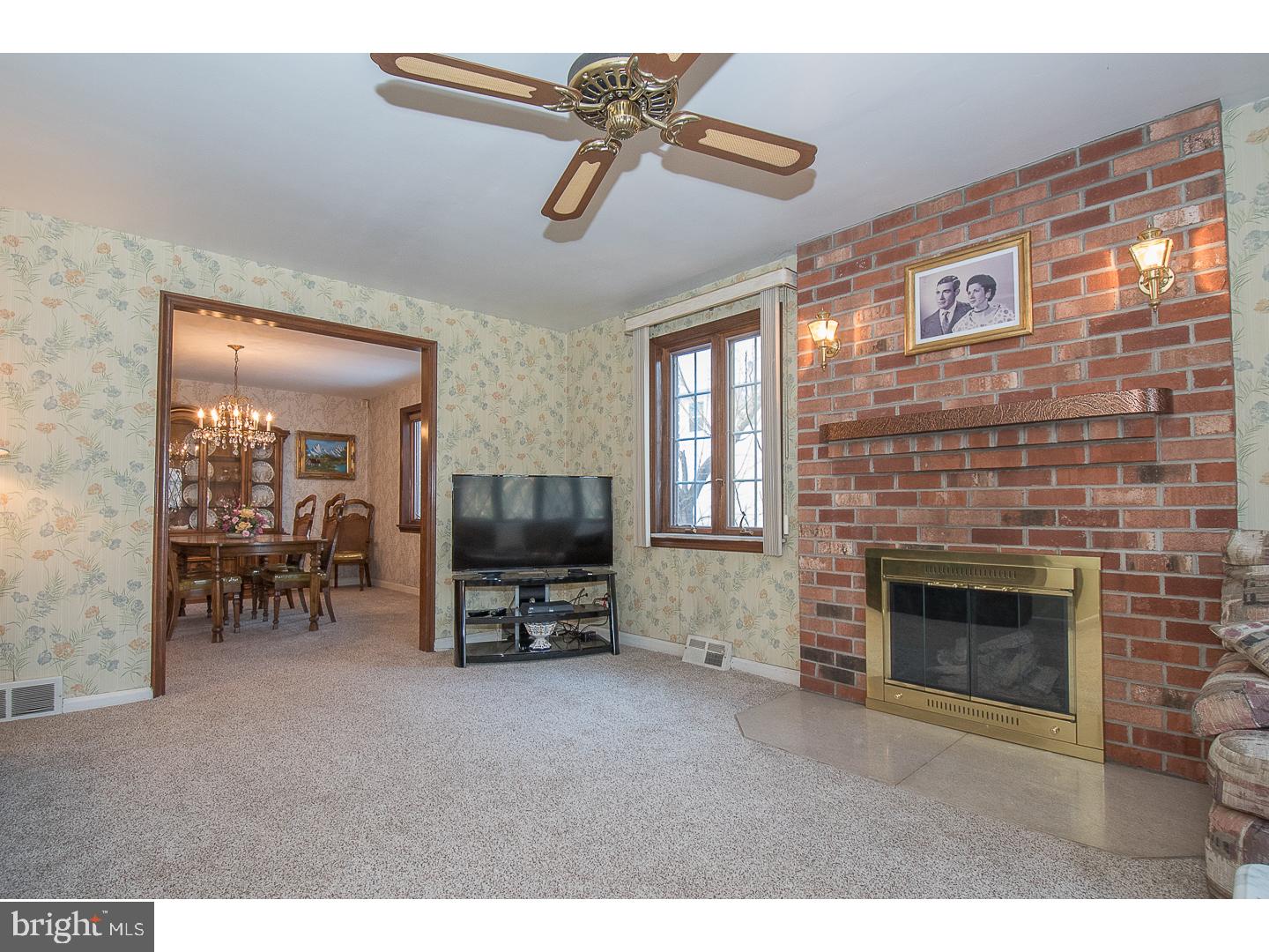 35 Henley Road Wynnewood, PA 19096 - Photo 7 of 24 Living Room