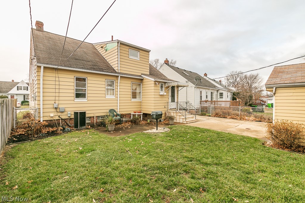 32017 Dickerson Road Willowick, OH 44095 - Photo 4 of 29 Gallery Image 4