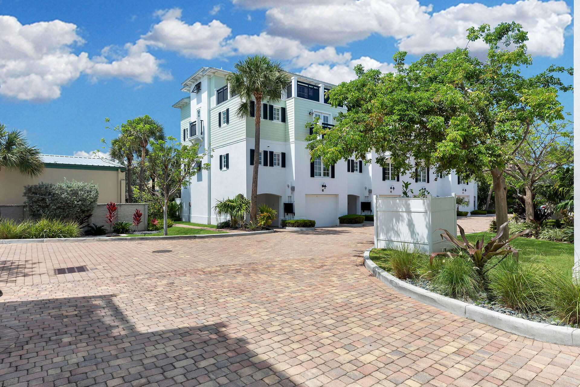 119 Simonton Street Key West, FL 33040 - Photo 37 of 48 Front View