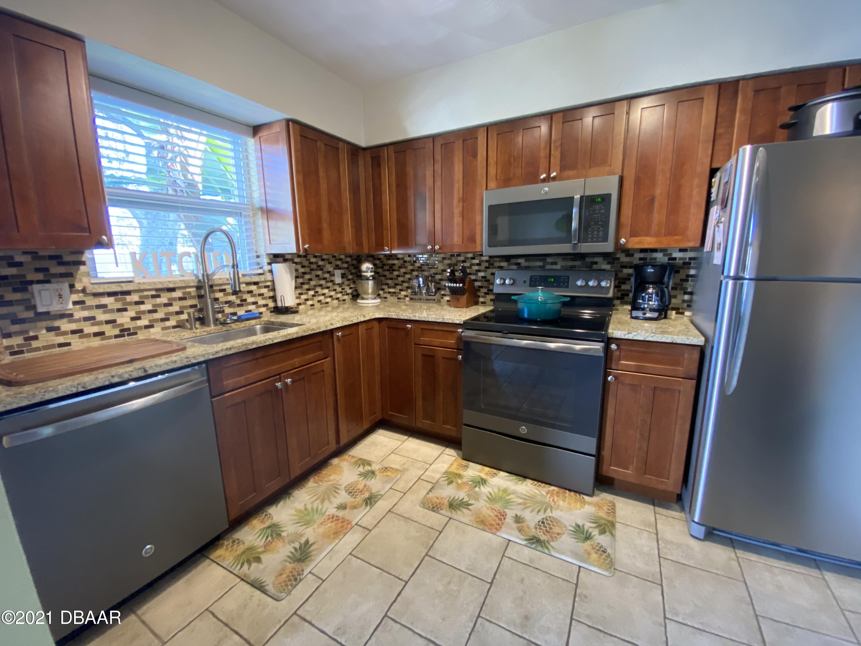 2169 Nottingham Road South Daytona, FL 32119 - Photo 5 of 13 IMG_1394