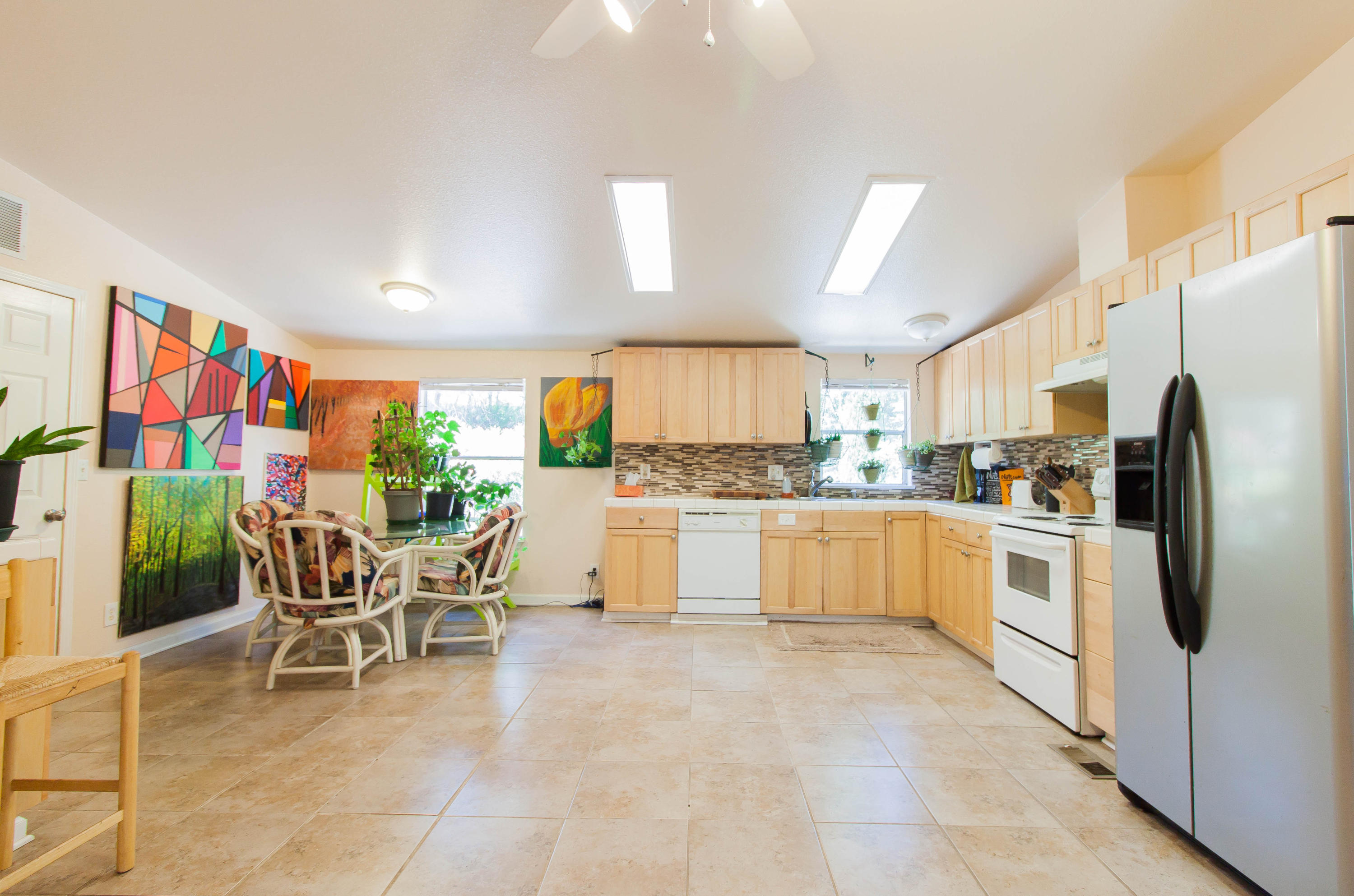 14697 Ravine Road Redding, CA 96003 - Photo 4 of 17 IMG_7195