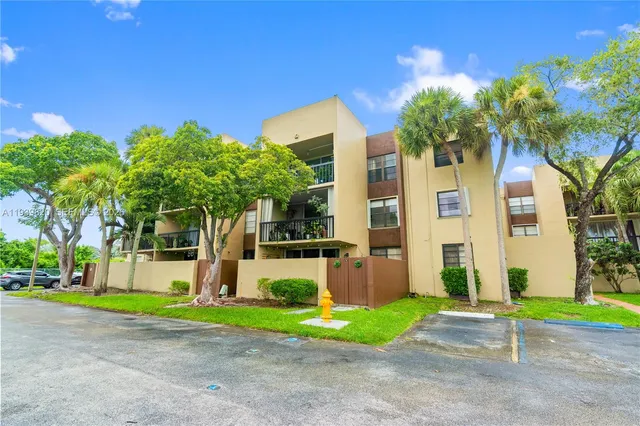 $275,000 | 10875 Southwest 112th Avenue, Unit 218, Miami, FL 33176