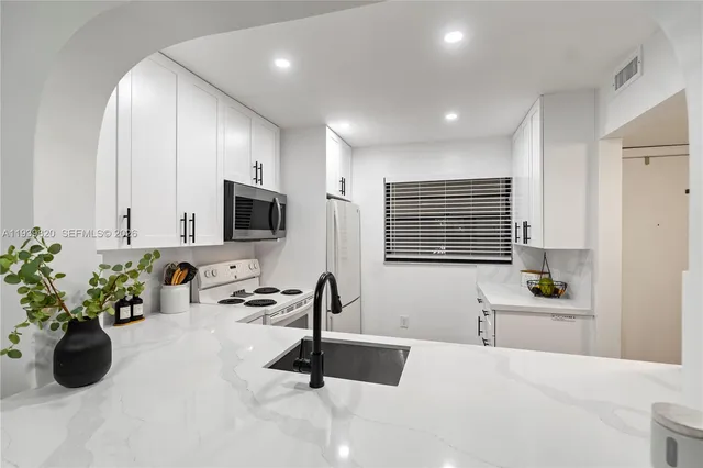 $275,000 | 10875 Southwest 112th Avenue, Unit 218, Miami, FL 33176