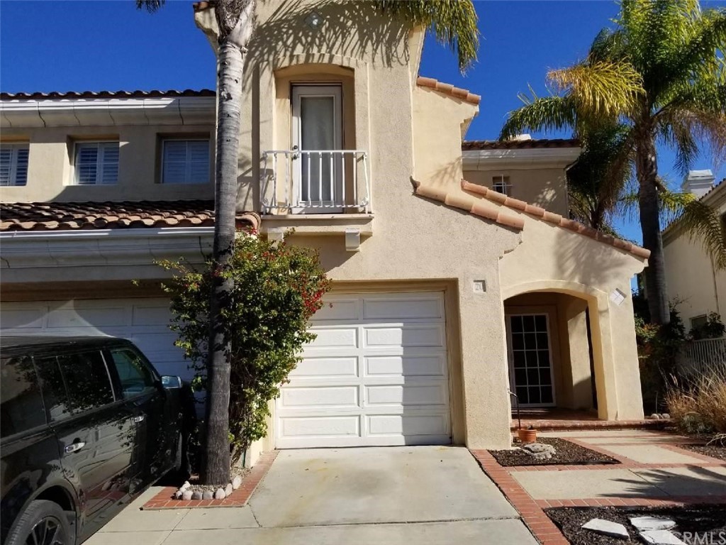 20 Flores Lake Forest, CA 92610 - Photo 2 of 10 Entrance