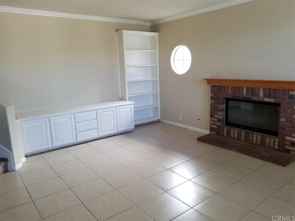 20 Flores Lake Forest, CA 92610 - Photo 5 of 10 Family Room