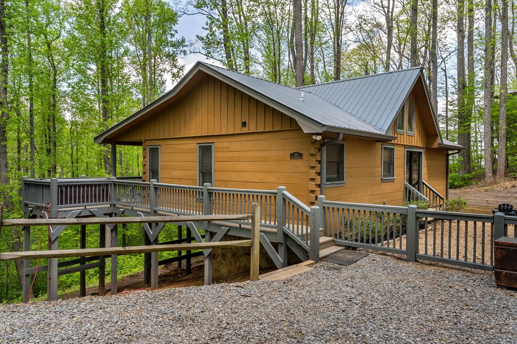 431 Little Bushy Head Road Blue Ridge, GA 30513 - Photo 15 of 46