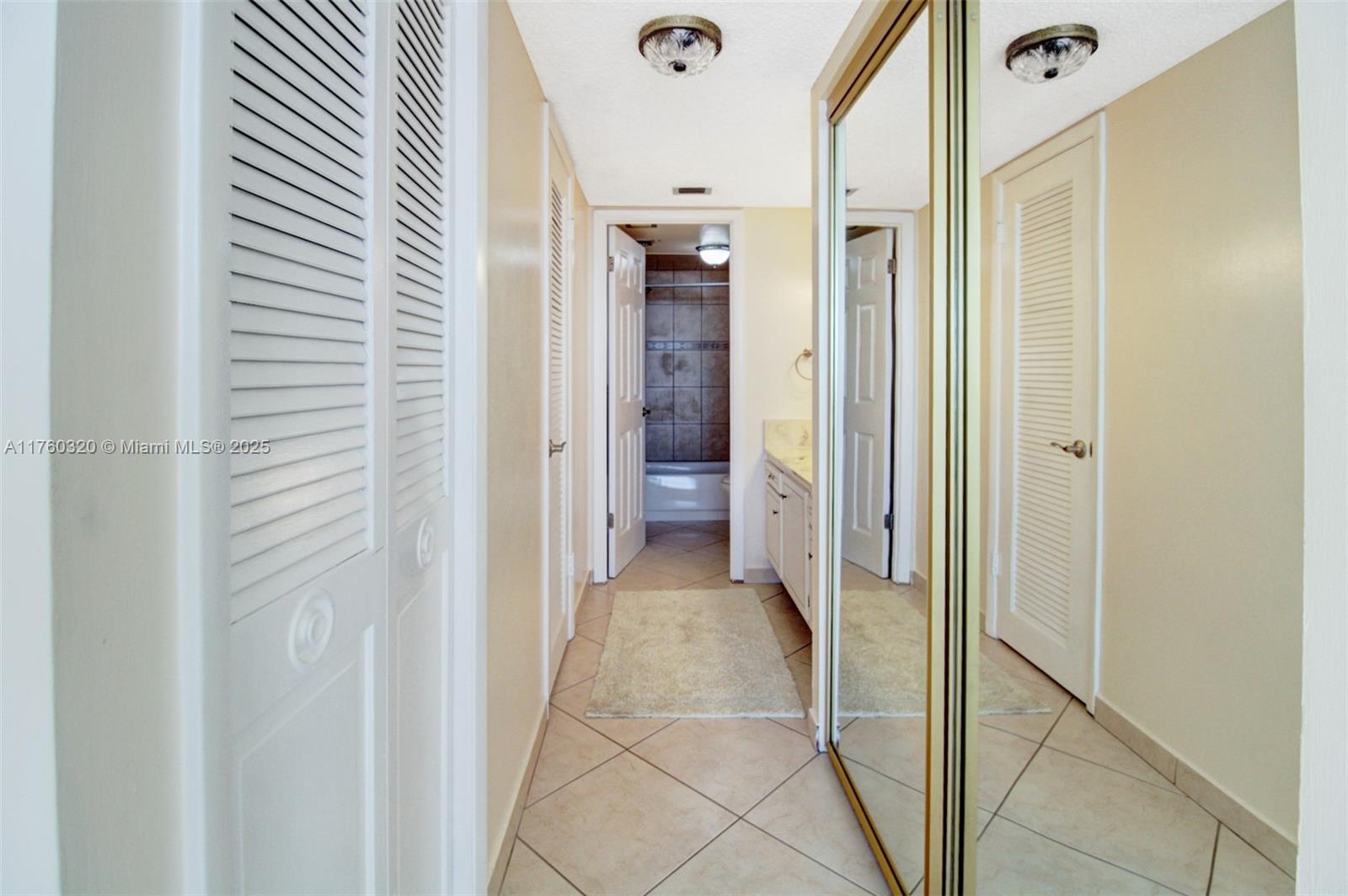 18011 Biscayne Boulevard, Unit 1103 Aventura, FL 33160 - Photo 13 of 23