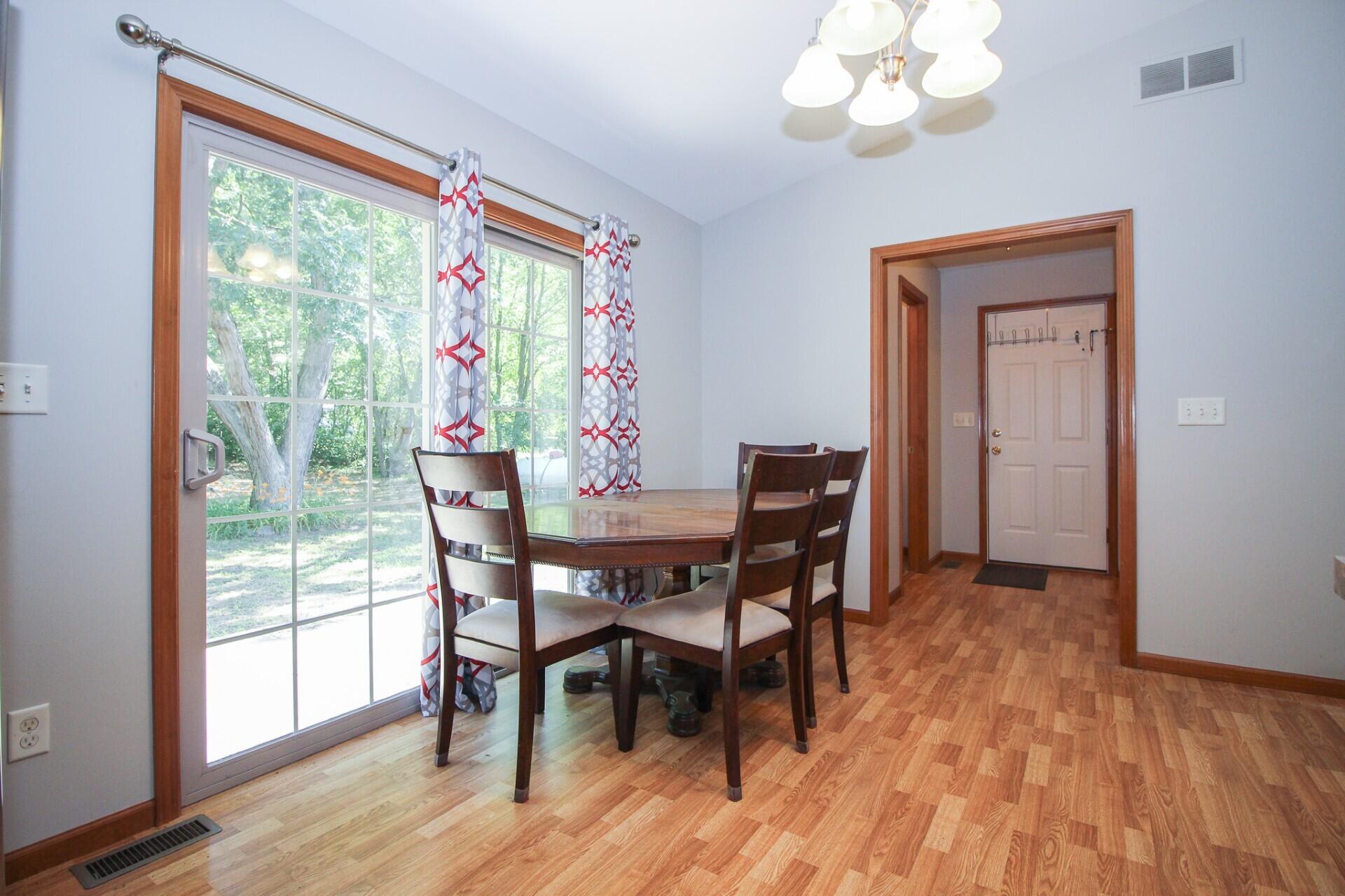 11546 Georgetown Drive Demotte, IN 46310 - Photo 12 of 25 1920x1279