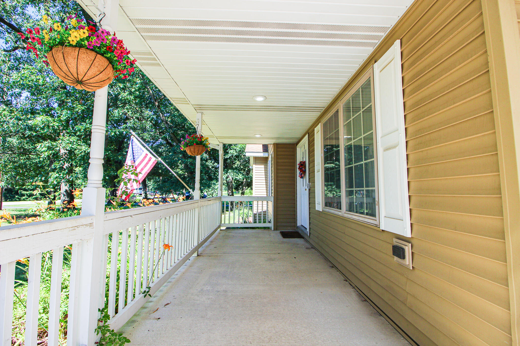 11546 Georgetown Drive Demotte, IN 46310 - Photo 23 of 25 2048x1365