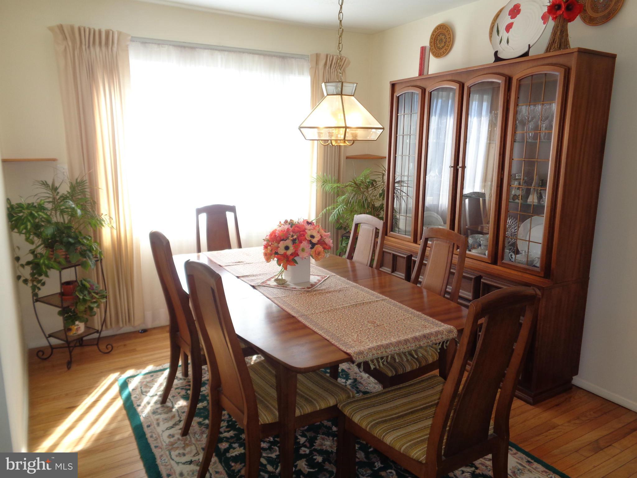 1527 National Road Baltimore, MD 21237 - Photo 6 of 30 Dining Room