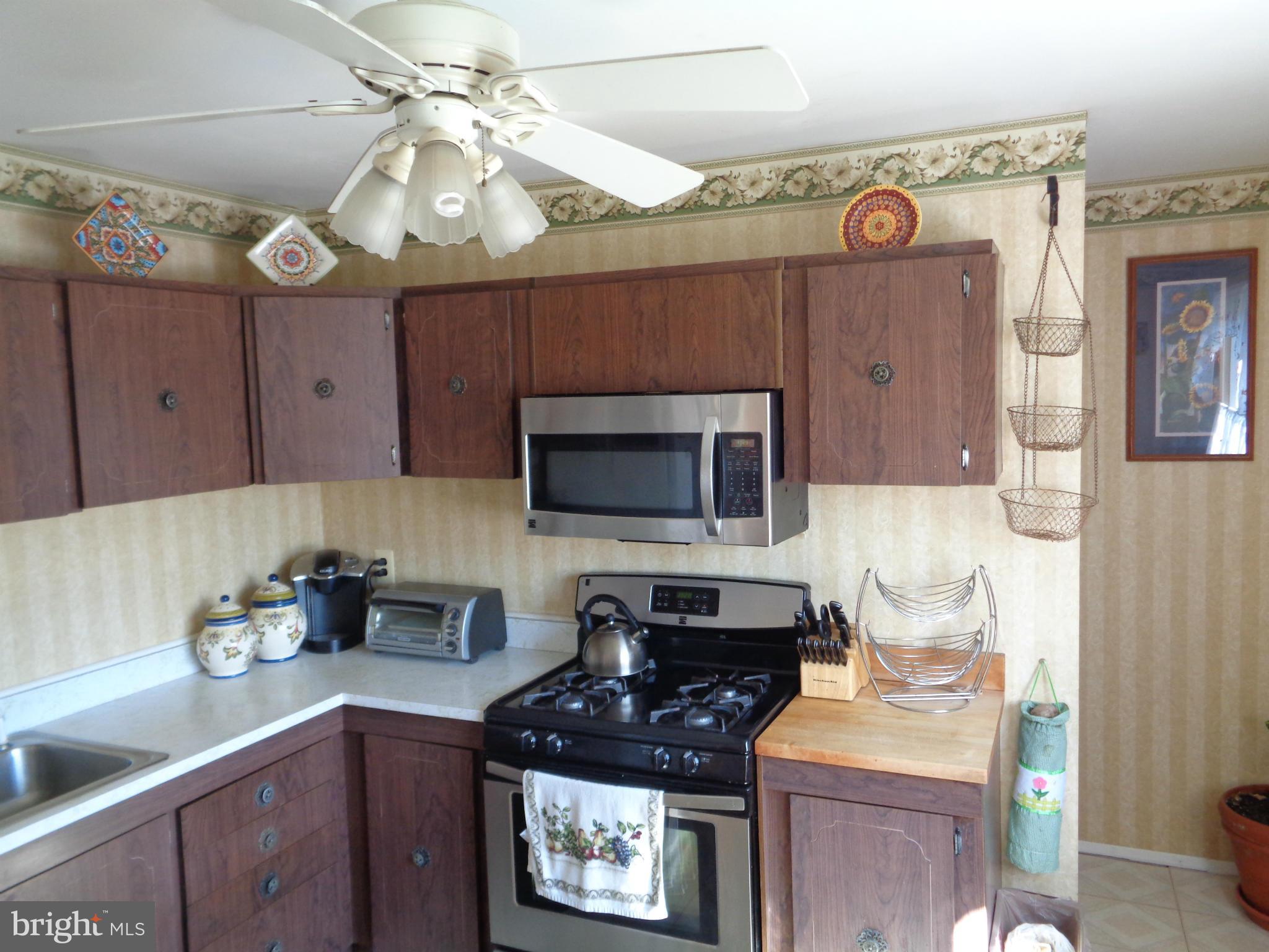 1527 National Road Baltimore, MD 21237 - Photo 9 of 30 Kitchen