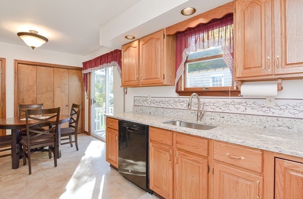 100 St Nicholas Avenue Worcester, MA 01606 - Photo 5 of 22
