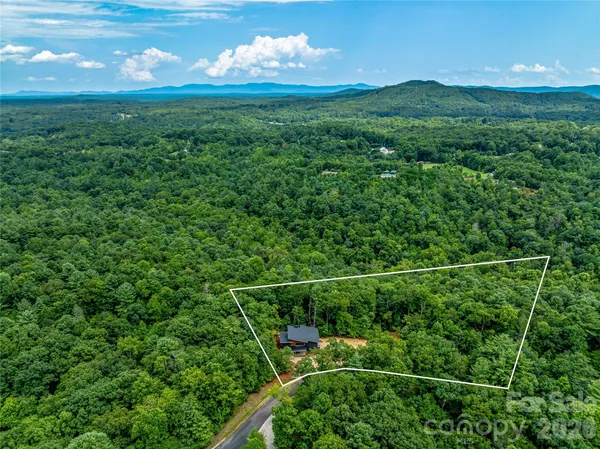 $929,900 | 1180 West Lake Road, Marion, NC 28752