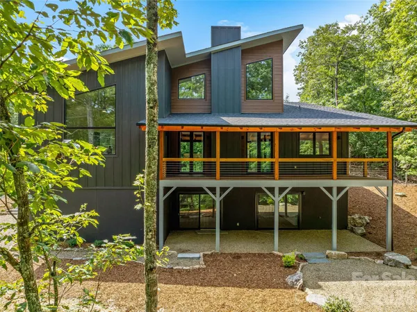 $929,900 | 1180 West Lake Road, Marion, NC 28752