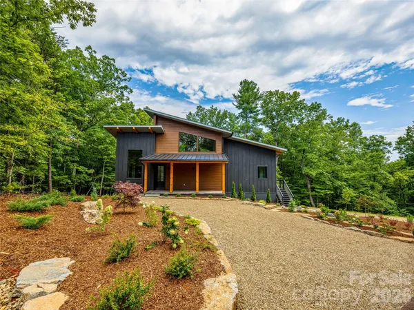 $929,900 | 1180 West Lake Road, Marion, NC 28752