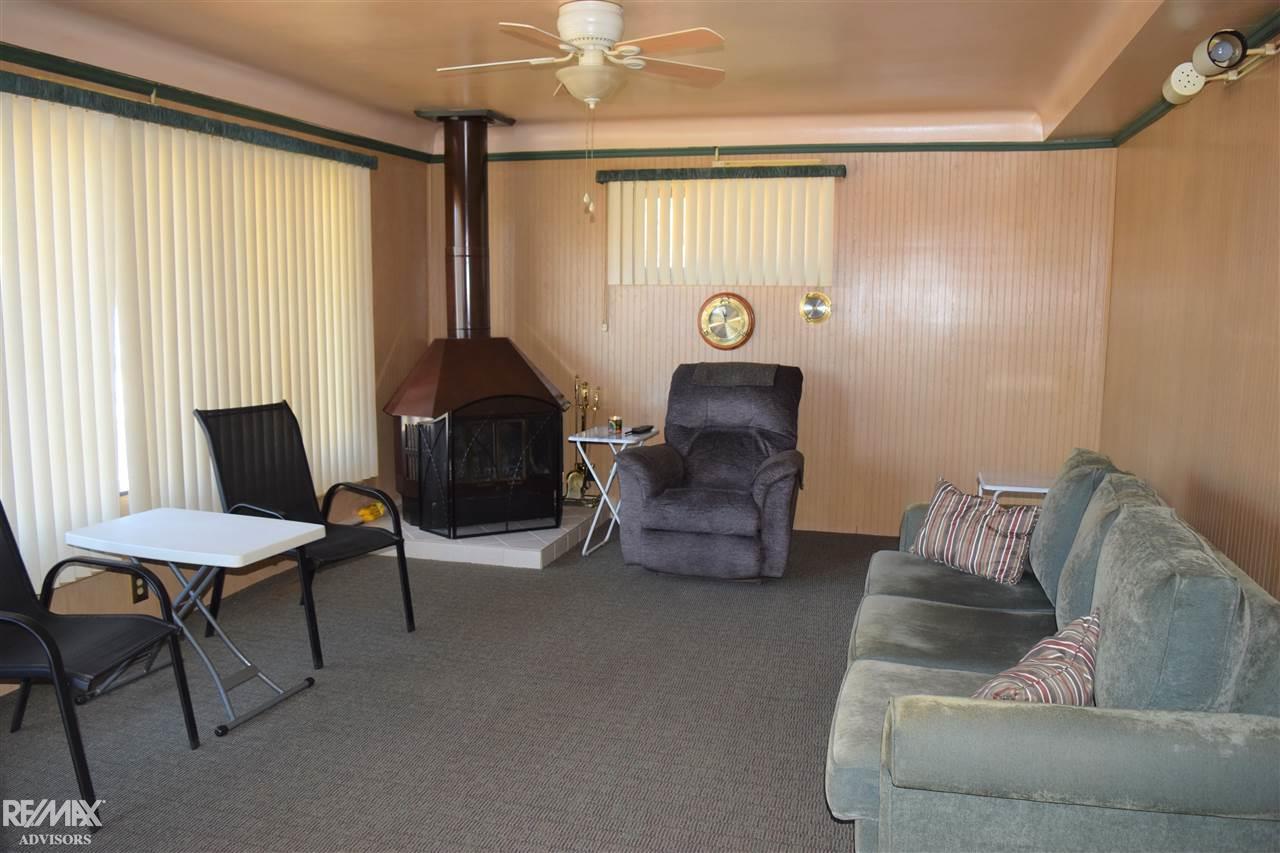 37911 Pointe Rosa Street Harrison Township, MI 48045 - Photo 23 of 47 Family room