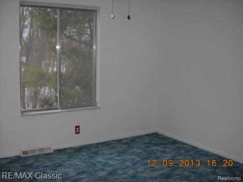 6608 Ridgewood Road Clarkston, MI 48346 - Photo 9 of 10 Ridgewood 6608 12-9-13 tt (15).jpg