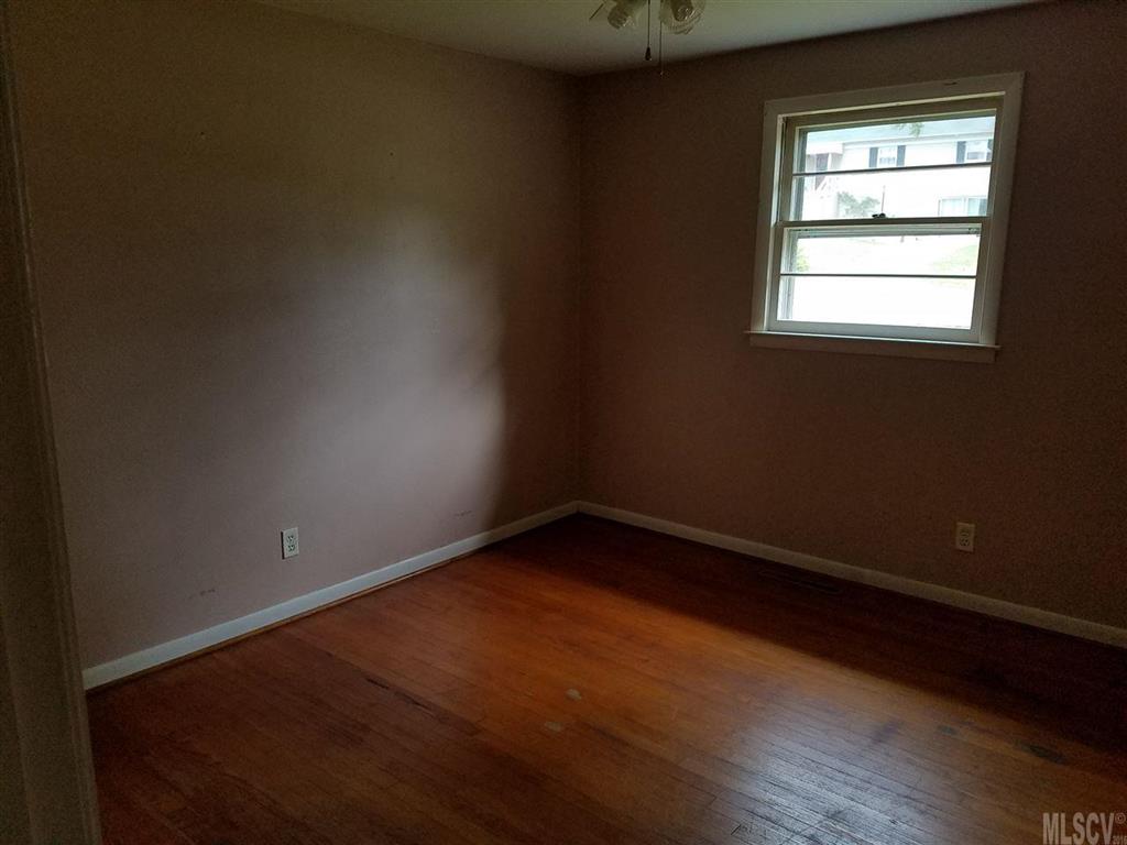 809 4th Street Southwest Conover, NC 28613 - Photo 4 of 25 Gallery Image 4