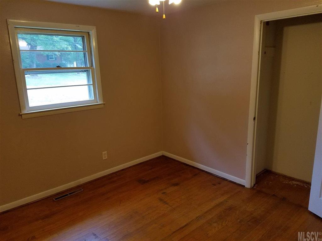 809 4th Street Southwest Conover, NC 28613 - Photo 5 of 25 Gallery Image 5