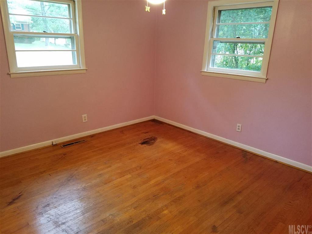 809 4th Street Southwest Conover, NC 28613 - Photo 6 of 25 Gallery Image 6