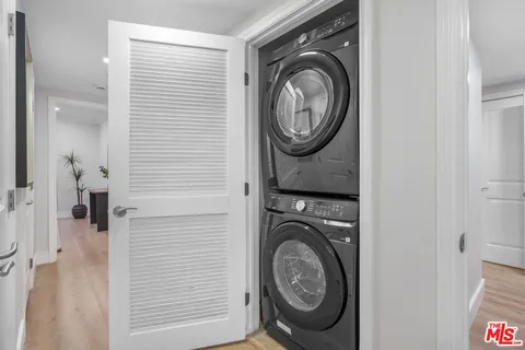 $1,215,000 | 1878 Greenfield Avenue, Unit 104, Los Angeles, CA 90025