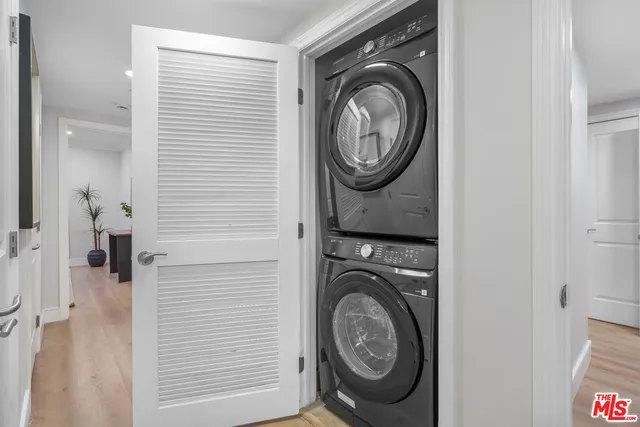 $1,215,000 | 1878 Greenfield Avenue, Unit 104, Los Angeles, CA 90025