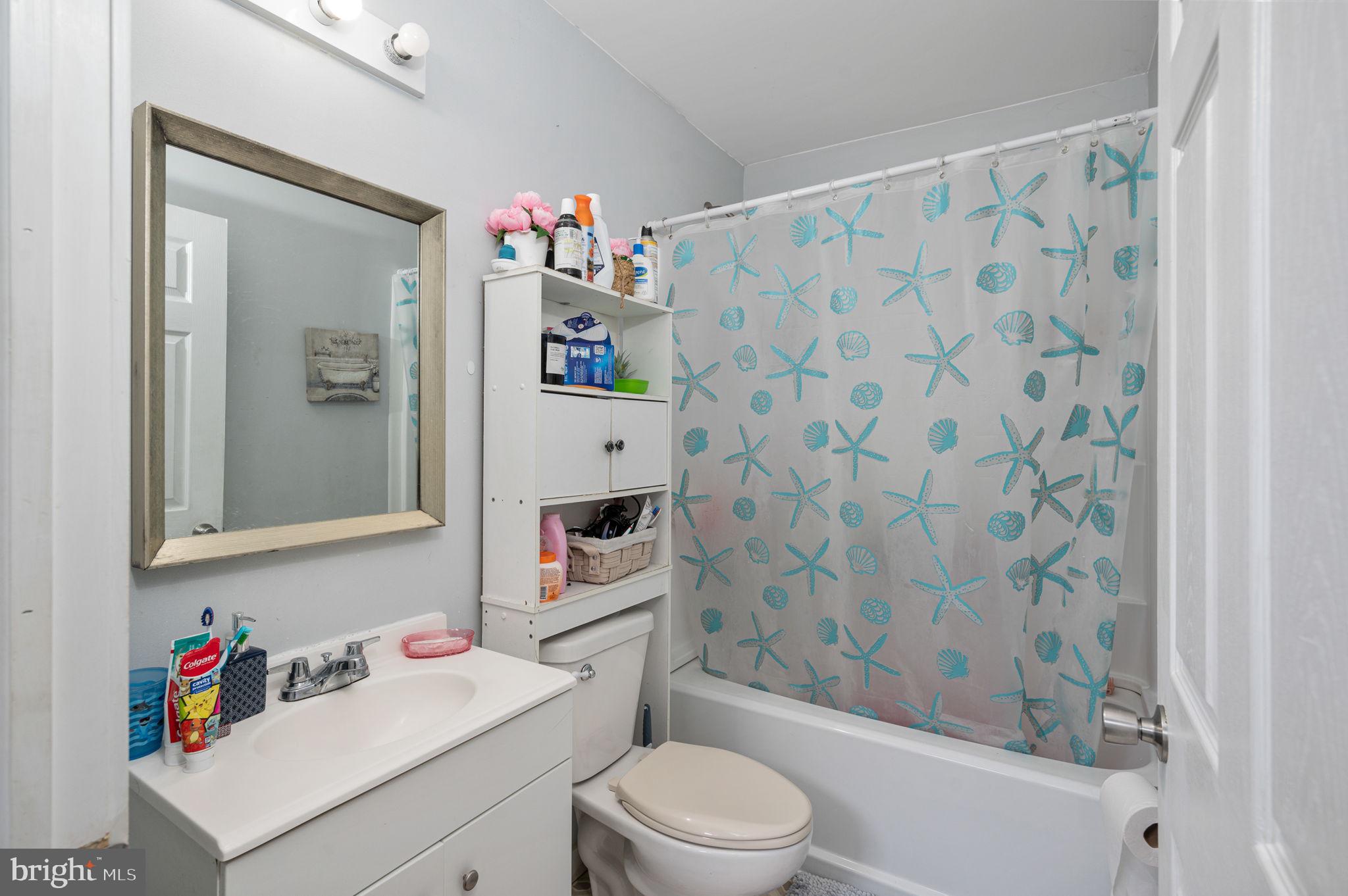 11 Montello Road Reading, PA 19608 - Photo 21 of 29 Main Bathroom