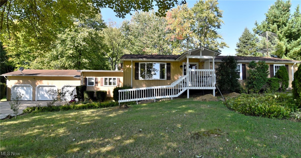 9843 Limeridge Road Mantua, OH 44255 - Photo 3 of 38