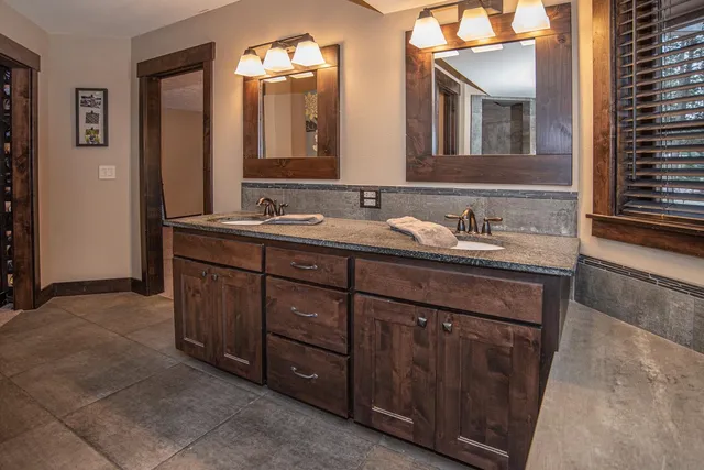 $1,600,000 | 17022 North Golden Drive, Colbert, WA 99005