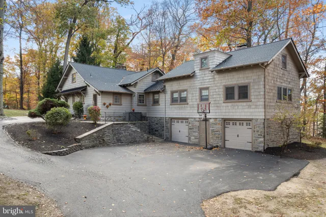 $1,070,000 | 1116 Wooded Way Drive, Media, PA 19063