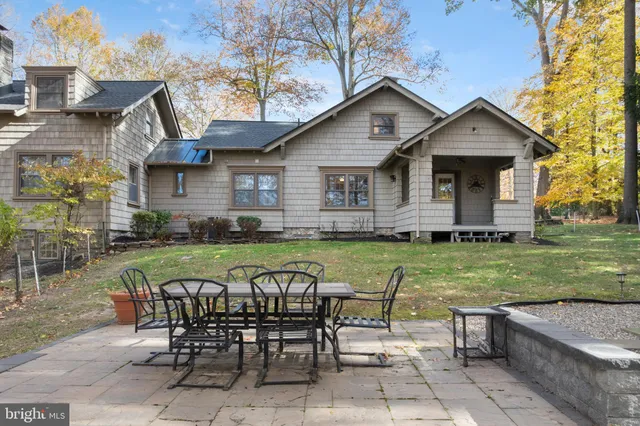 $1,070,000 | 1116 Wooded Way Drive, Media, PA 19063