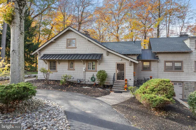 $1,070,000 | 1116 Wooded Way Drive, Media, PA 19063