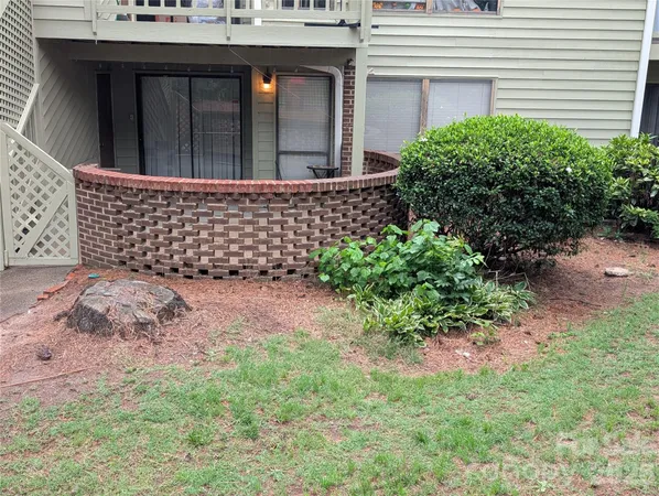 $169,900 | 1600 Sharon Road West, Charlotte, NC 28210